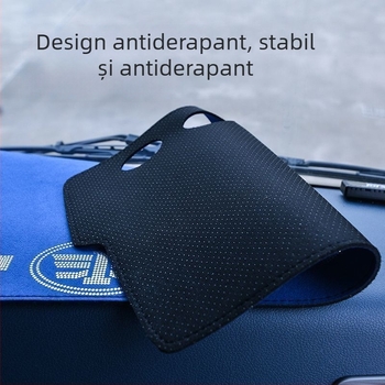 Covoraș pentru bord Auman GTL – protecție solară cu design din suede, model solid, cu logo tipărit, cod produs 8H5576956063Z3