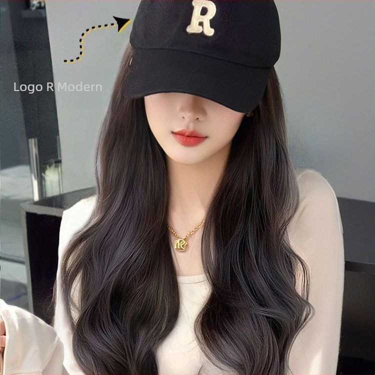 Perucă cu pălărie pentru femei — păr lung buclat, stil natural, material din mătase proteică, fără breton, construcție cu pălărie încorporată, nu poate fi vopsită sau supusă permului, potrivită pentru toate tonurile de piele