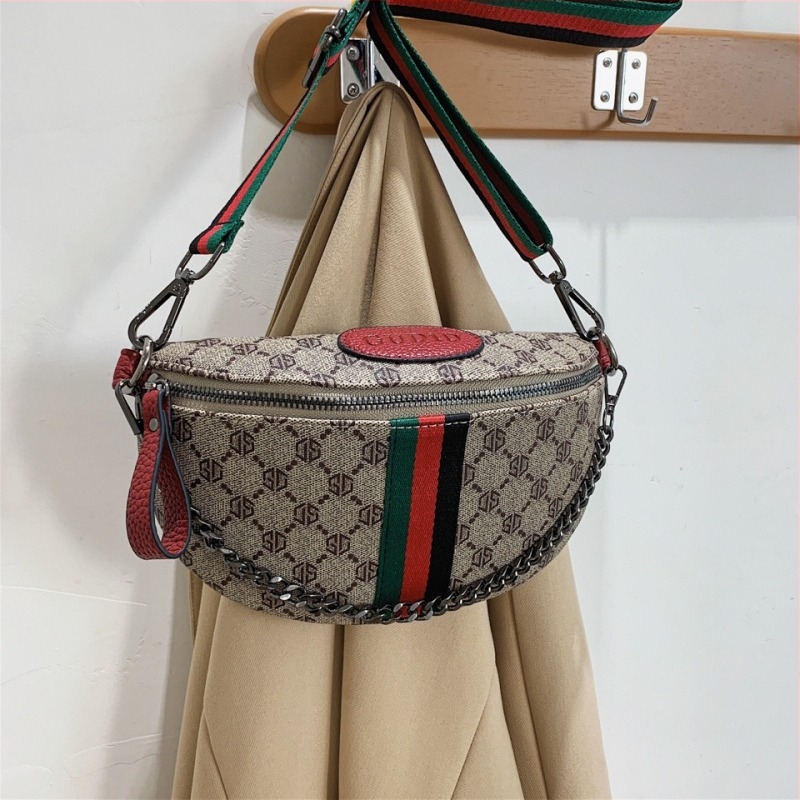 Geantă de umăr cu lanț – PU piele, căptușeală poliester, închidere cu fermoar, buzunar interior cu fermoar, structură moale