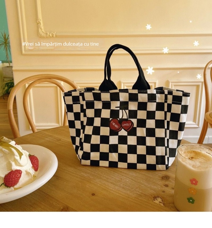 Geantă Tote din pânză cu imprimeu carouri și cireșe, formă pătrată mică, deschidere deschisă, buzunar pentru ID, bretele duble, căptușeală Oxford