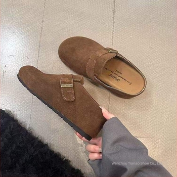 Papuci de copii cu talpă groasă în stil Birkenstock, partea superioară pufoasă, vârf închis, talpă din cauciuc, lansare iarnă 2024