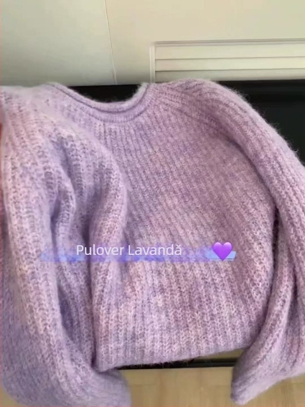 Pulover tricotat gros din amestec lână-acril, cu glugă, guler rotund, croială lejeră — Iarna 2024