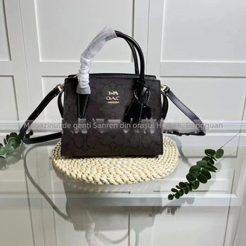 Geantă de umăr pentru femei, stil urban minimalist, piele C-grain, Daffy Bag, formă orizontală pătrată, fermoar, marcă OAC