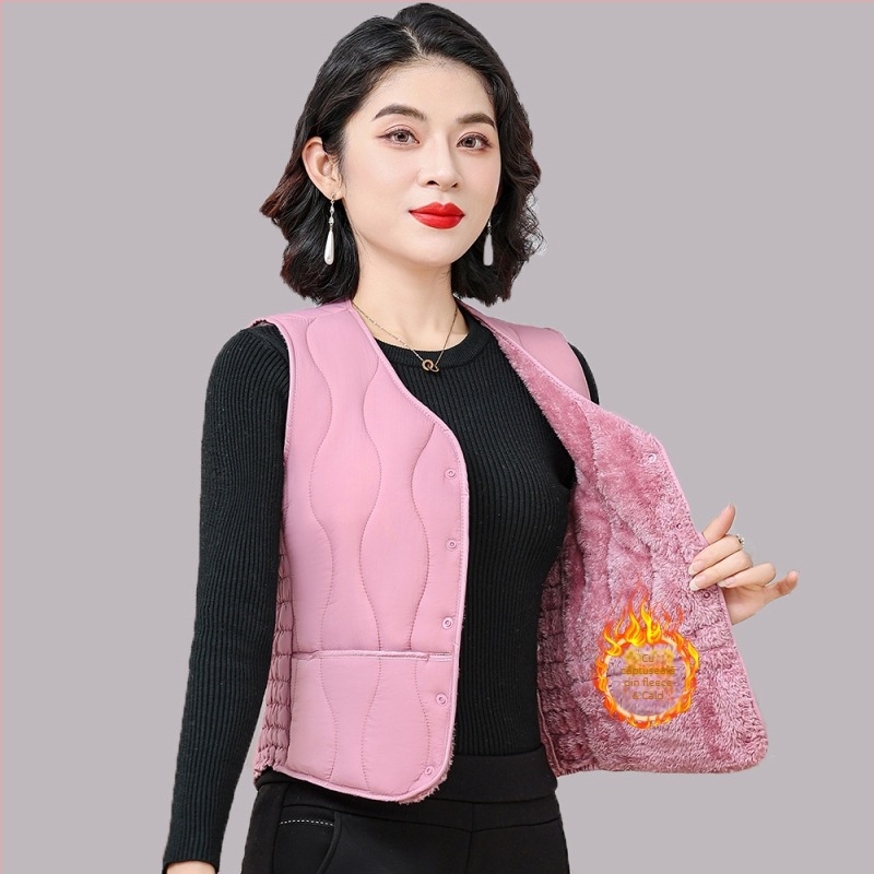 Vestă pentru femei din nylon cu umplutură poliester-bumbac, croială scurtă, guler în V, închidere cu nasturi pe un rând