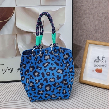 Geantă de mână tricotată, cu imprimeu leopard – stil urban minimalist, poliester, formă de găleată, închidere magnetică, curele duble