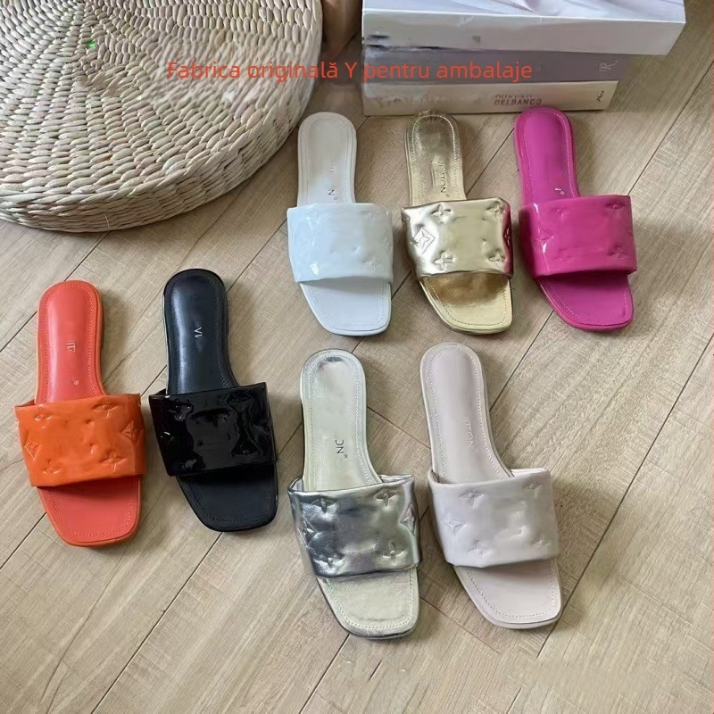 Papuci din piele naturală, textură gravată, talpă plată din cauciuc – stil minimalist