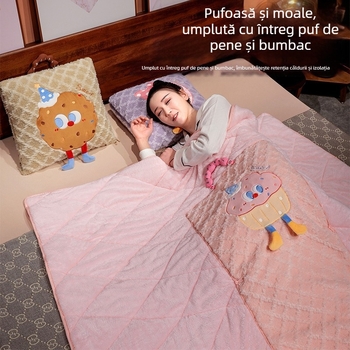 Pernă- pătură 2 în 1 din pluș, pentru mașină și birou, model cu biscuiți animați, umplutură PP bumbac