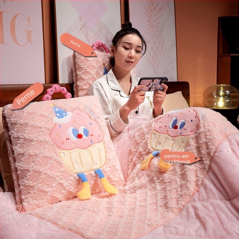 Pernă- pătură 2 în 1 din pluș, pentru mașină și birou, model cu biscuiți animați, umplutură PP bumbac