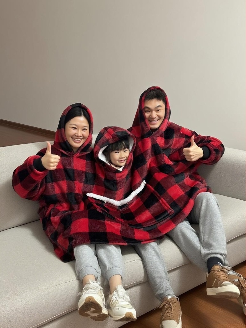 Set de pijamale pentru trei persoane, cu glugă și pătură, imprimare cu desene animate, poliester, extra gros, guler rotund, mâneci lungi, pantaloni, utilizare la domiciliu