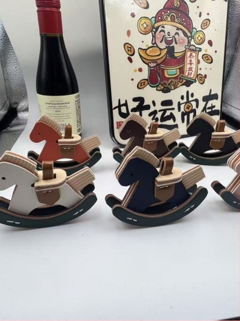 Pandantiv pentru geantă – ponei mini PU din piele, decorativ, ușor, model Trojan, Primăvara 2025