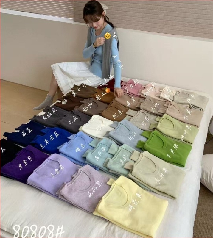 Pulover tricotat pentru femei cu glugă, croială slim, grosime medie, guler rotund jos, mâneci lungi