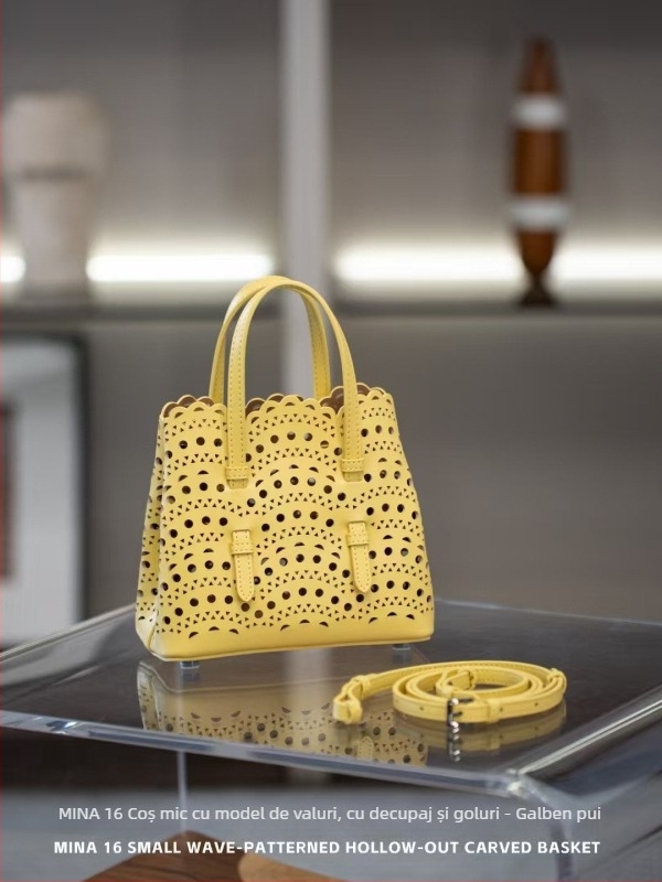 Geantă basket din piele naturală, plasă ondulată și imprimeu floral gravat, stil urban minimalist, crossbody cu curea unică, formă dreptunghiulară, buzunar pentru telefon și buzunar cu fermoar, căptușeală poliester