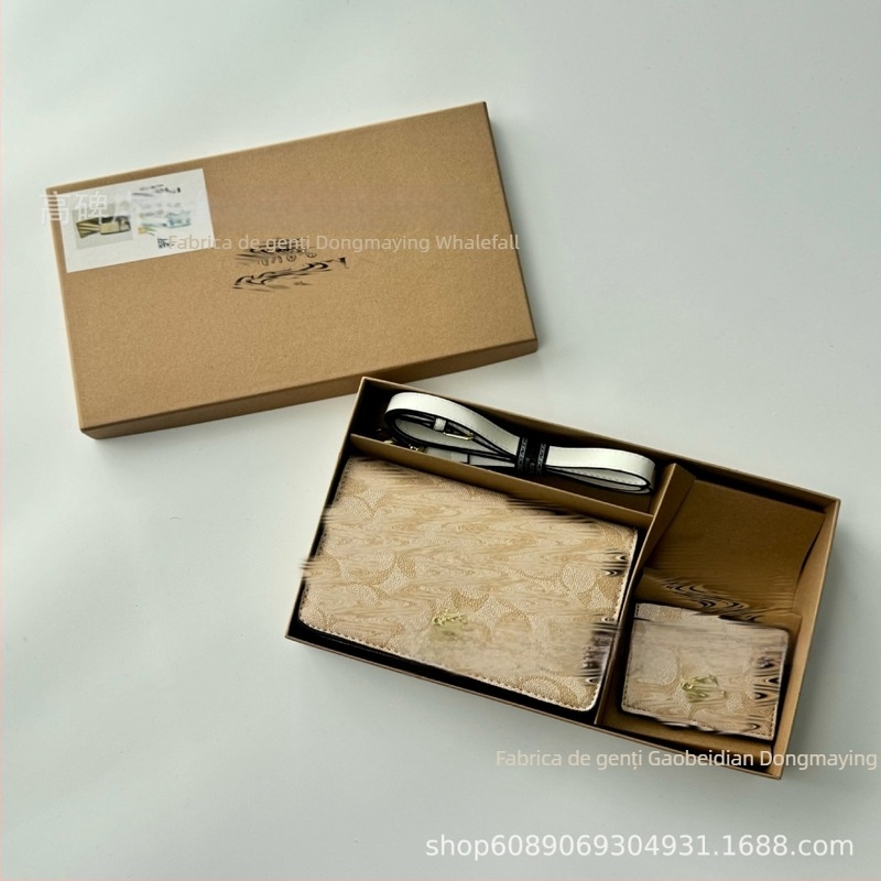 Geantă crossbody pentru femei - formă pătrată orizontală, PU material, închidere cu clips, buzunar interior cu fermoar, curea pentru un umăr