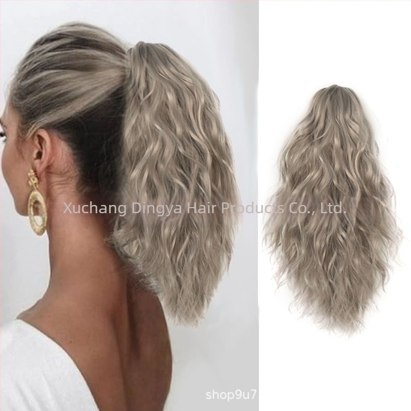 Extensie de coadă de cal cu clip mare, coadă buclată, fibre sintetice rezistente la căldură; poate fi vopsită și periată.