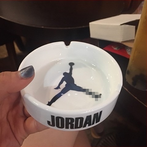 Vas de cenușă din ceramică, text gravat, model 985, marcă Yanshi