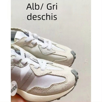 Pantofi sport pentru copii, cu bandă elastică; partea superioară din velur; talpă din cauciuc; antiderapant; pentru vârsta 4–16 ani