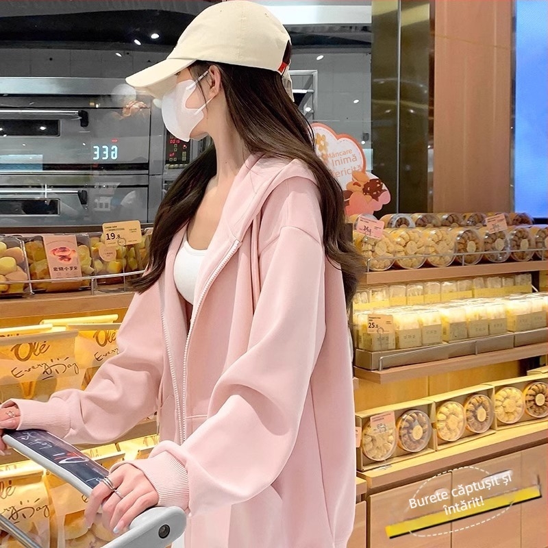 Jachetă cu glugă și fermoar, croială lejeră, amestec bumbac-poliester (50–70% bumbac, 30–50% poliester), greutate medie, toamnă 2024