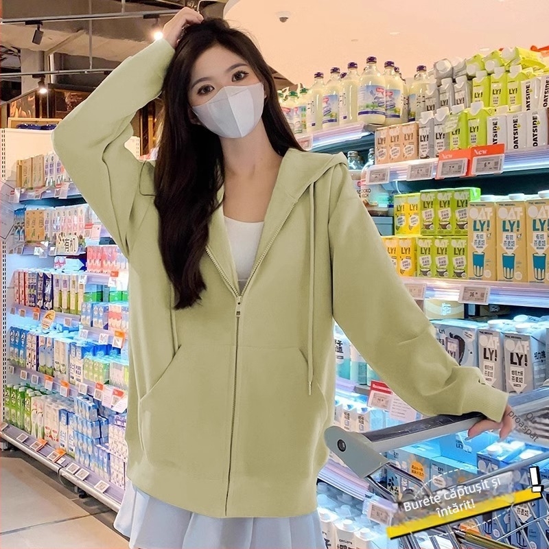 Jachetă cu glugă și fermoar, croială lejeră, amestec bumbac-poliester (50–70% bumbac, 30–50% poliester), greutate medie, toamnă 2024