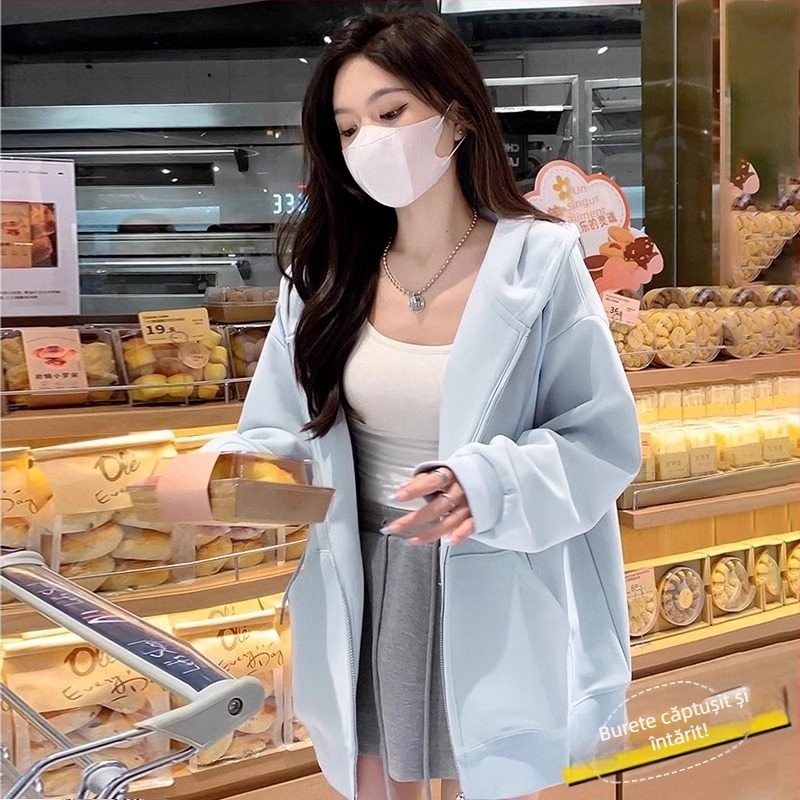 Jachetă cu glugă și fermoar, croială lejeră, amestec bumbac-poliester (50–70% bumbac, 30–50% poliester), greutate medie, toamnă 2024