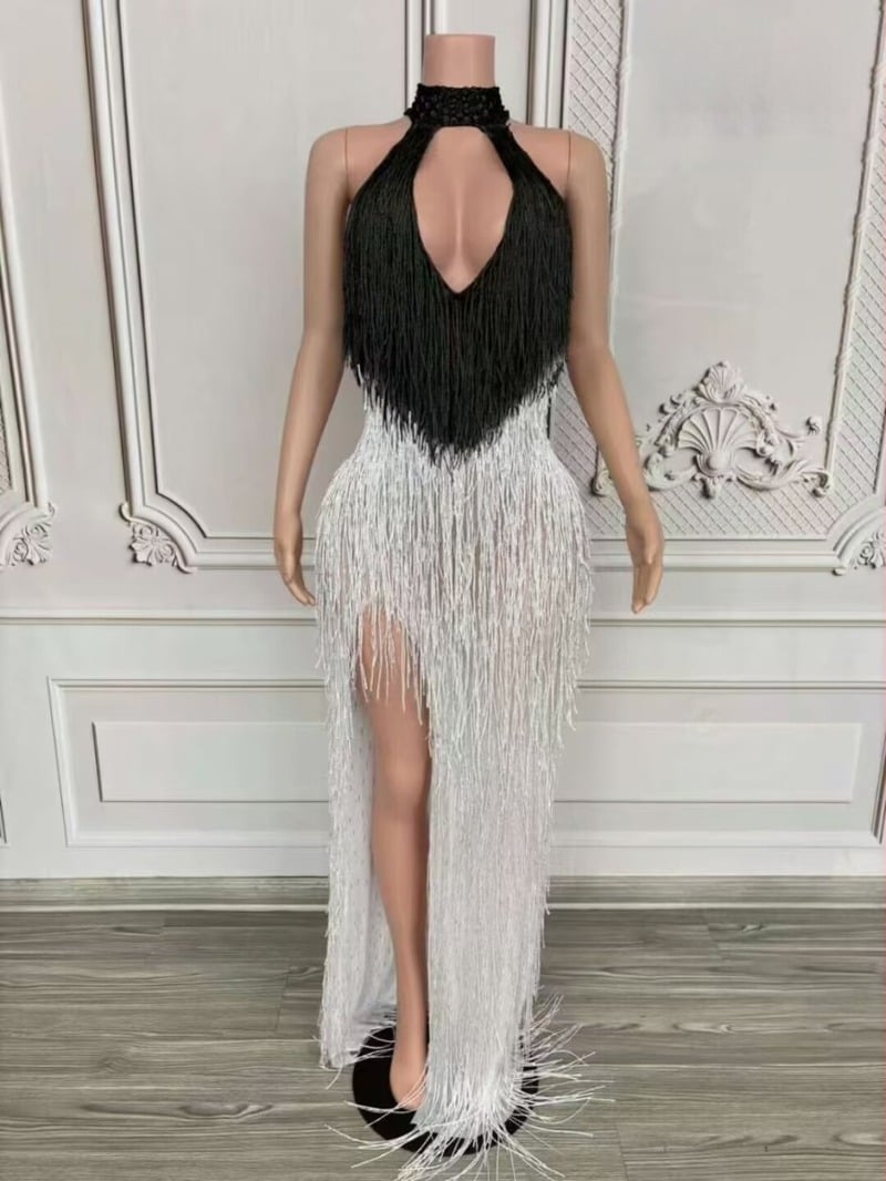 Rochie lungă cu gât halter și ciucuri, pentru reprezentații pe scenă, femei, din amestec piele de capră și spandex (90–95% piele de capră)