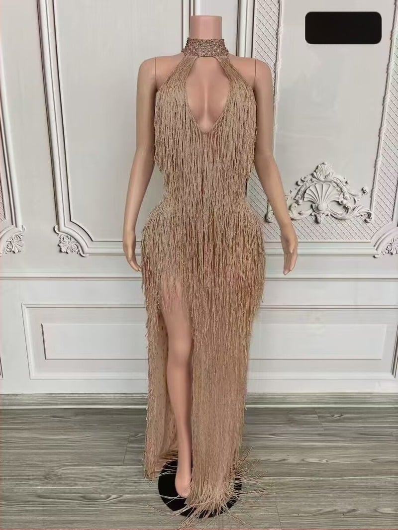 Rochie lungă cu gât halter și ciucuri, pentru reprezentații pe scenă, femei, din amestec piele de capră și spandex (90–95% piele de capră)