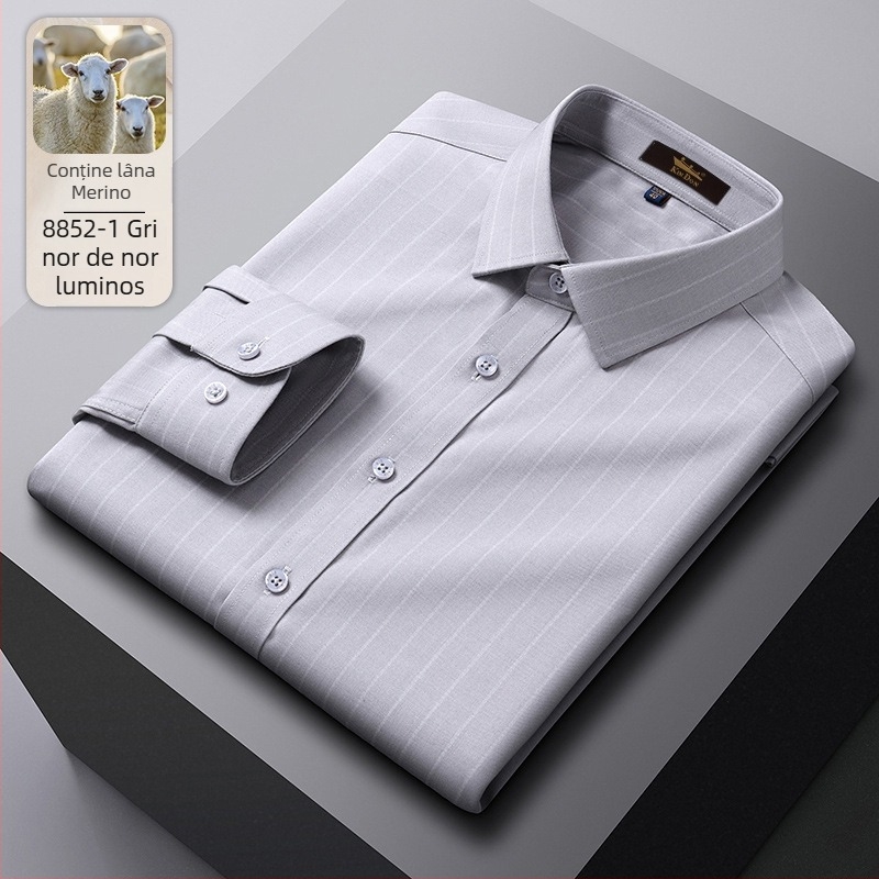 Cămașă din lână, în dungi, guler ascuțit, mâneci lungi, croială lejeră.