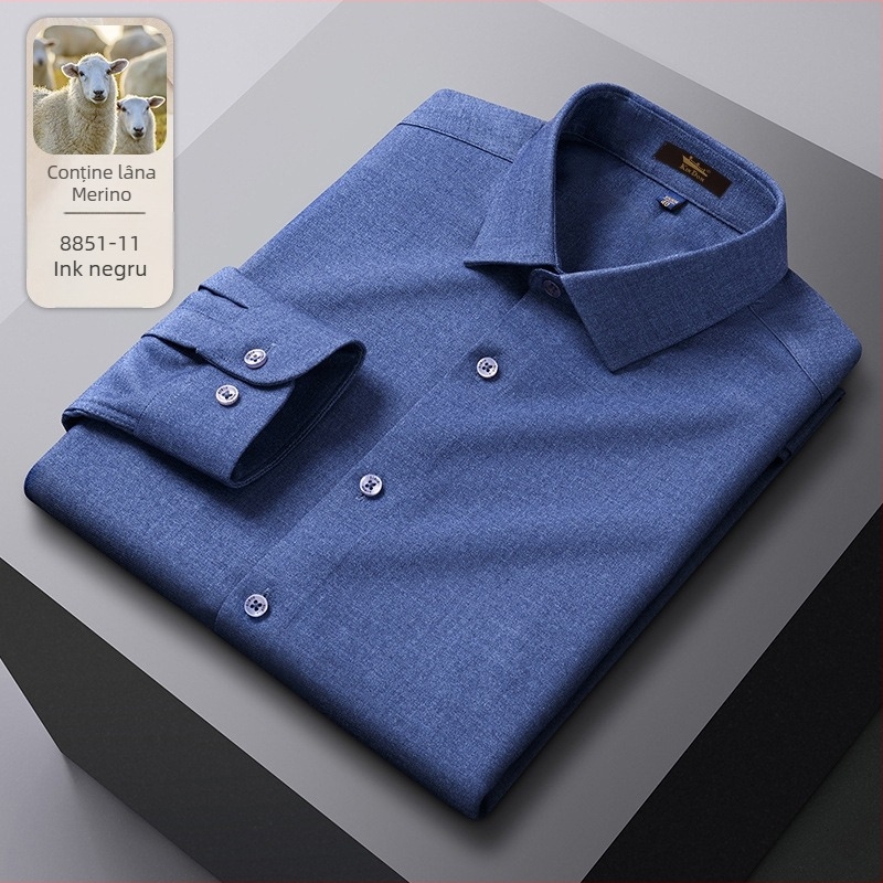 Cămașă din lână, în dungi, guler ascuțit, mâneci lungi, croială lejeră.