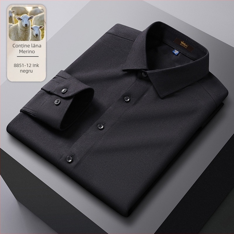 Cămașă din lână, în dungi, guler ascuțit, mâneci lungi, croială lejeră.