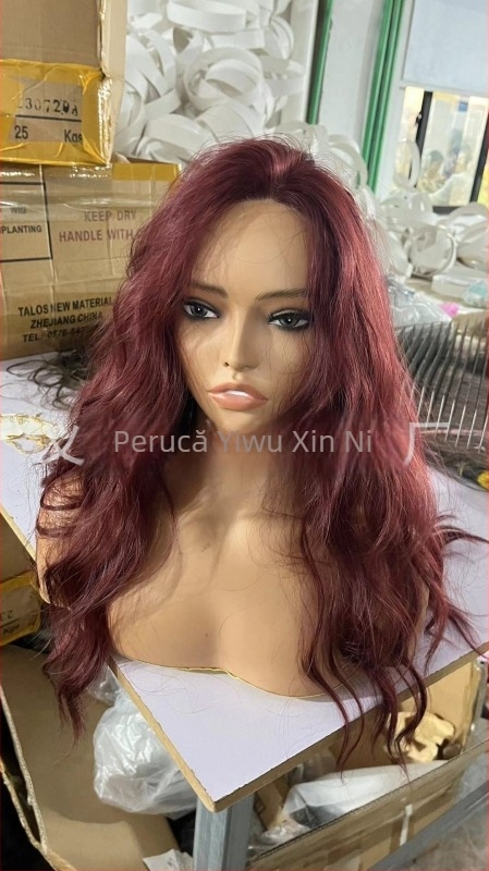 Perucă cu dantelă frontală în formă de U, volum în creștet, bucle mari și pufoase, complet lucrată manual, păr lung buclat cu breton oblic