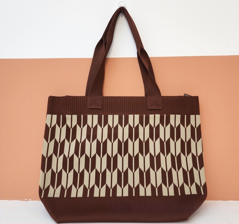 Geantă bucket ZX — stil urban, poliester, formă verticală pătrată, închidere cu șnur, buzunar intern pentru telefon