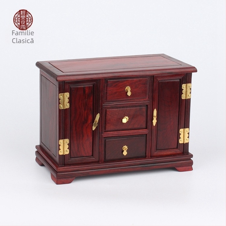 Dulap miniatural cu cinci sertare din mahon, stil Ming-Qing, ornament sculptat în lemn