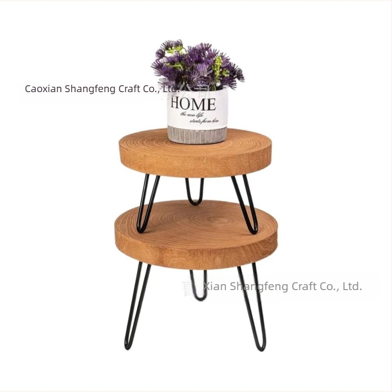 Masă de cafea din lemn, minimalistă, cu bază din buștean și raft decorativ