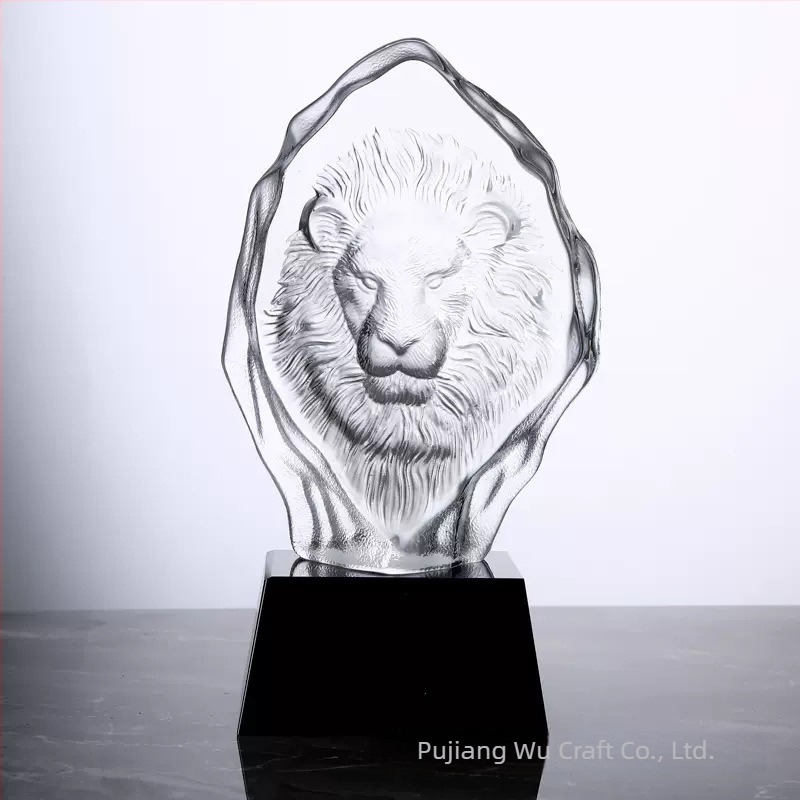 Model de cristal cu cap de lup, cap de vultur, cap de leu și cap de tigru – ornament memorial din sticlă