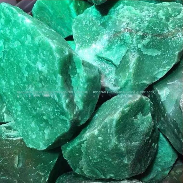 Aventurin verde natural – piatră brută pentru aromaterapie, acvariu și ghiveci – decor modern minimalist din cristal