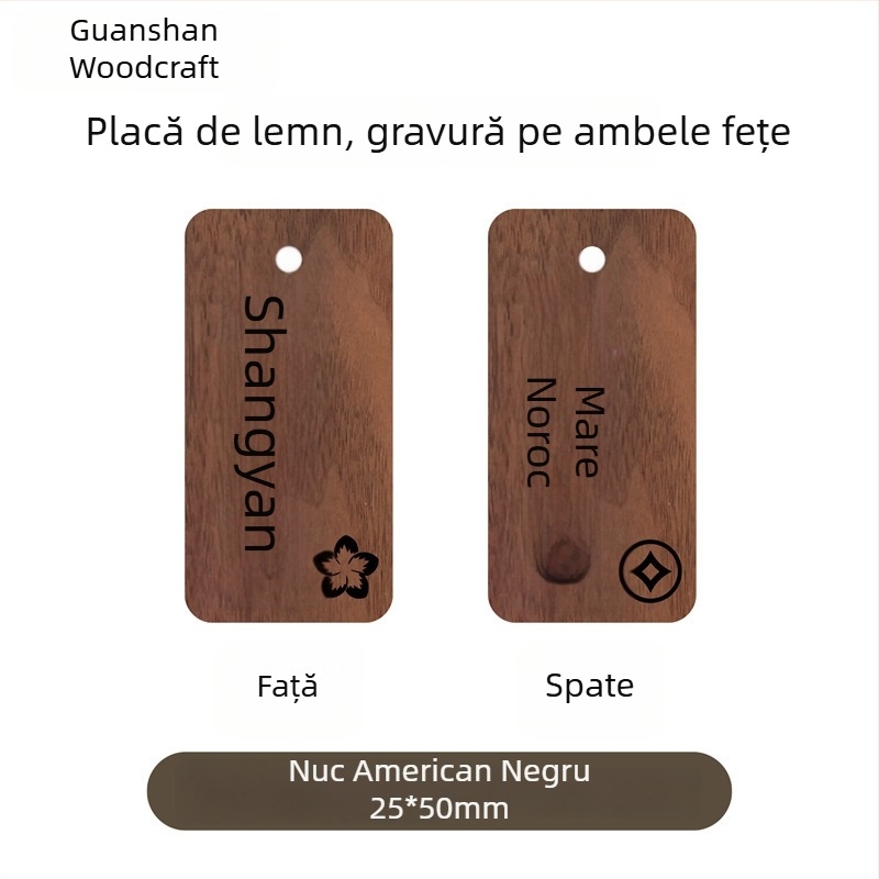 Semn din lemn sculptat pentru a fi agățat pe genți sau pereți, din nuc negru, cu teme legate de examene: Admitere la facultate, funcții publice și masterat