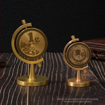 Ornament rotativ de birou din alamă – relaxare la birou și decor elegant