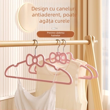 Umeraș din plastic în formă de inimă roz cu fundă - antiderapant, pentru cămăși, pantaloni și cravate