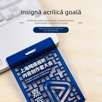 Etichetă de nume din acril transparentă – personalizare DIY pentru oaspeți, studenți și personal
