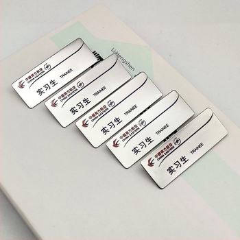 Insigne pentru angajați ai unei companii aeriene, din oțel inoxidabil, cu plăcuțe de nume și logo personalizate