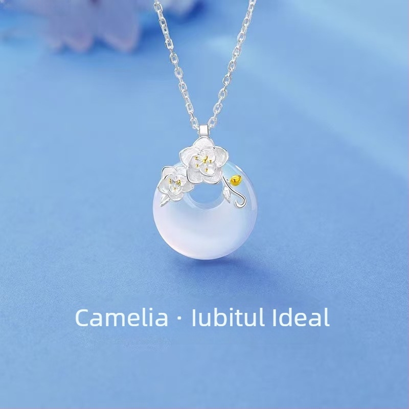 Colier din argint 925 cu floare Camelia din calcedon, lanț pentru claviculă, cadou de Ziua Îndrăgostiților