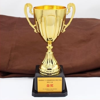 Trofeu multi-sport pentru baschet, fotbal, badminton și curse – trofeu memorial de grup (din plastic)