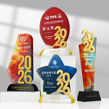 Trofeu de cristal 2026, design inovator, finisaj colorat pentru aniversare și întâlnire anuală — premiu pentru un angajat de excepție, gravat