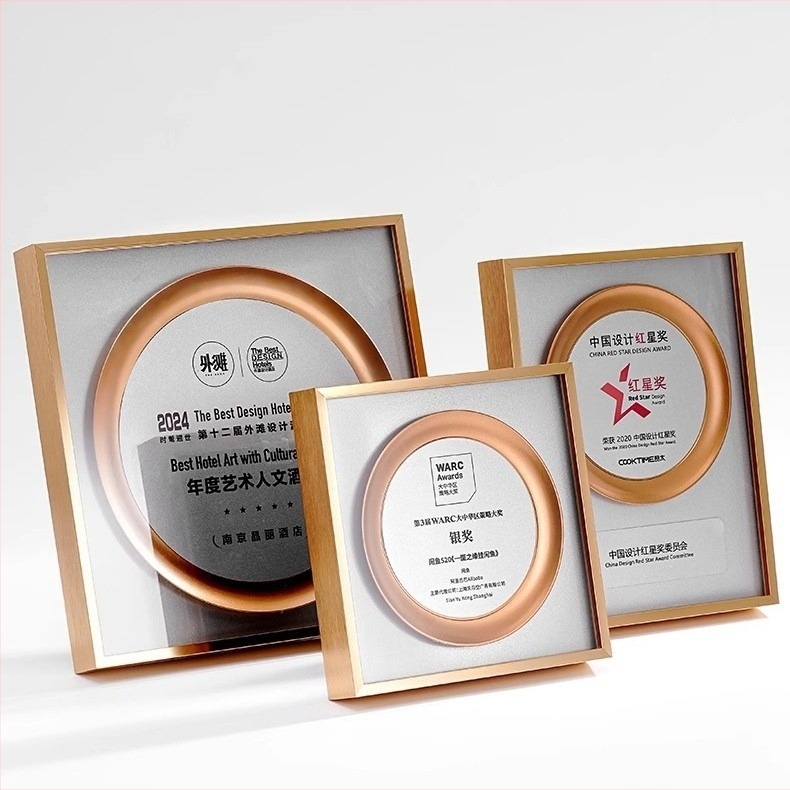 Plachetă de premiu placată cu aur pentru distribuitor și furnizor de excepție