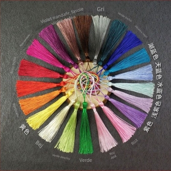 Ciucure cu nod, lungime 8 cm – accesoriu decorativ pentru invitații, semne de carte și cutii cu bomboane