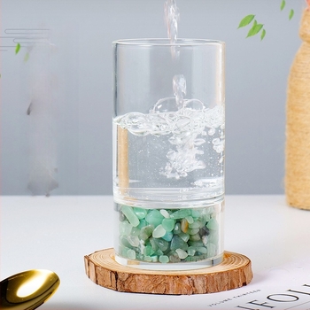 Pahar din sticlă borosilicată cu pulbere naturală de cristal și fragmente roz-alb de ametist, pahar energetic pentru demagnetizare