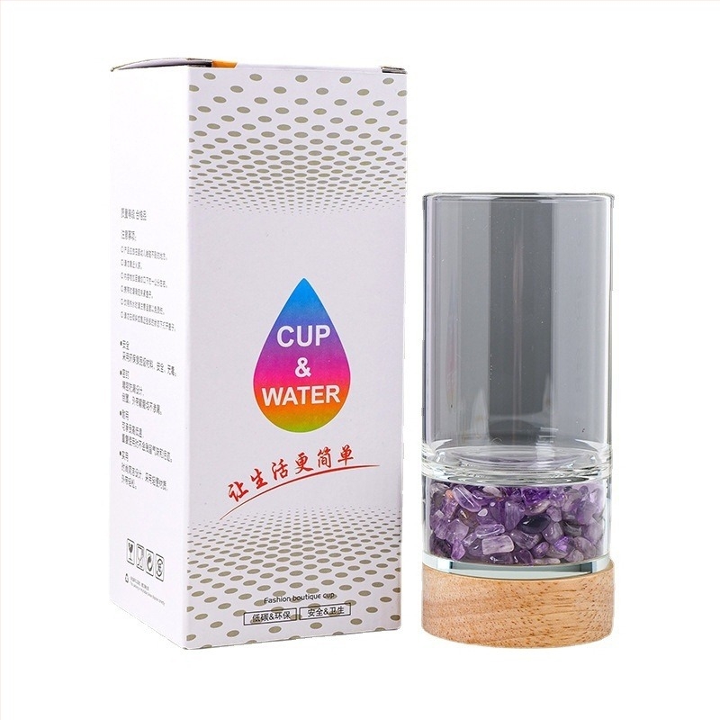 Pahar din sticlă borosilicată cu pulbere naturală de cristal și fragmente roz-alb de ametist, pahar energetic pentru demagnetizare