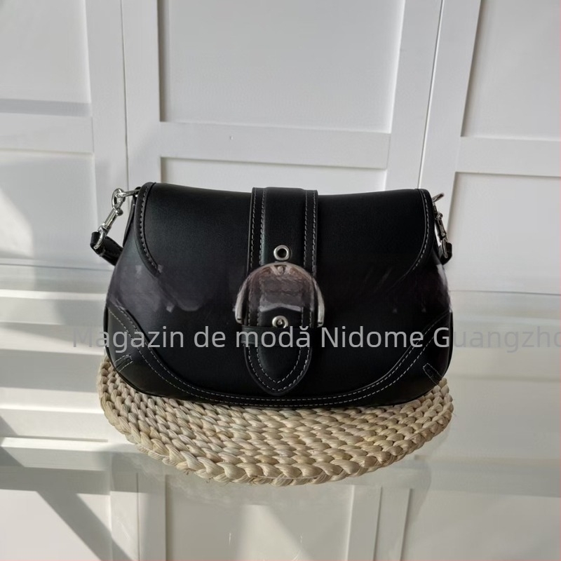 Geantă de damă tip saddle cu denim și piele, formă semilună, pentru umăr sau în mână