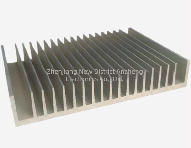 Radiator din aluminiu, profil extrudat 6063, 140 × 25 mm, pentru amplificator de putere
