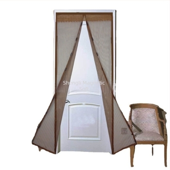 Ușă din plasă magnetică cu dungi, pentru protecția împotriva țânțarilor