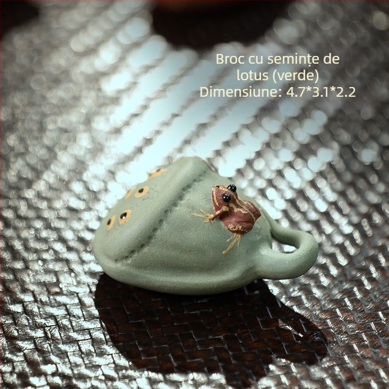 Ornament pentru ceai din argilă mov cu pulverizare de apă, mini Tea Pet creativ, jucărie pentru ceai și decor pentru masă de ceai